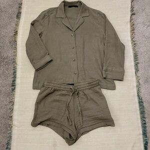 Jenni Kayne Olive Green Two-Piece Cotton Gauze Pajama Set
